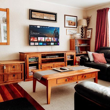 Alpine House Tongariro - Turangi Holiday Home ภายนอก รูปภาพ