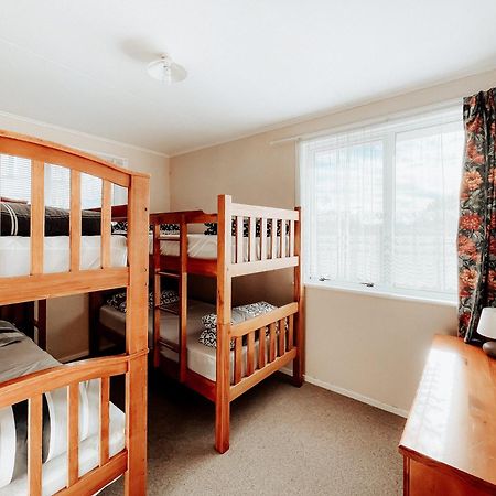 Alpine House Tongariro - Turangi Holiday Home ภายนอก รูปภาพ