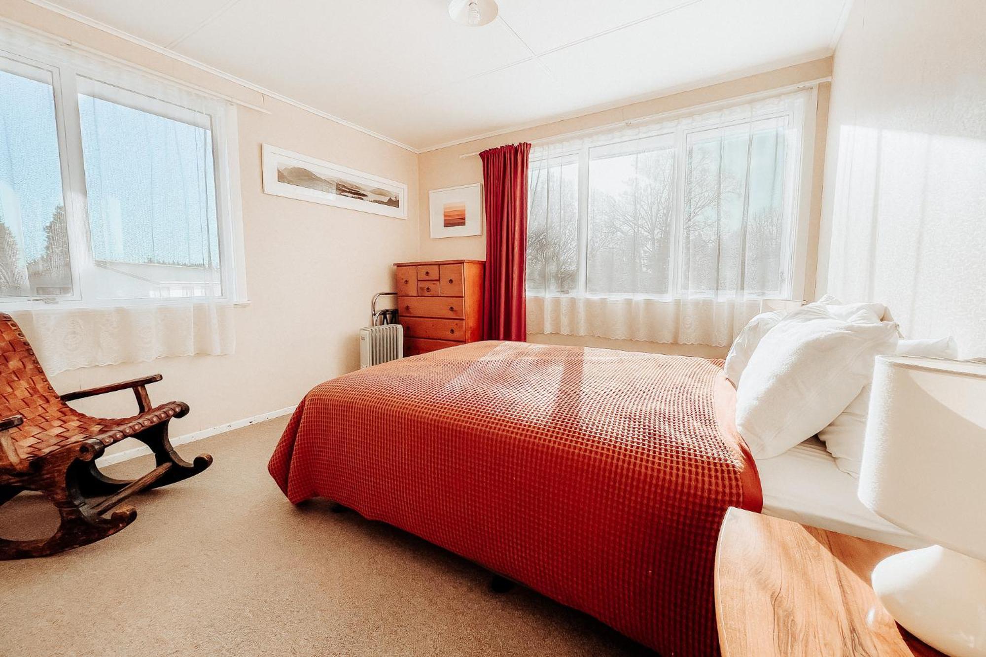 Alpine House Tongariro - Turangi Holiday Home ภายนอก รูปภาพ