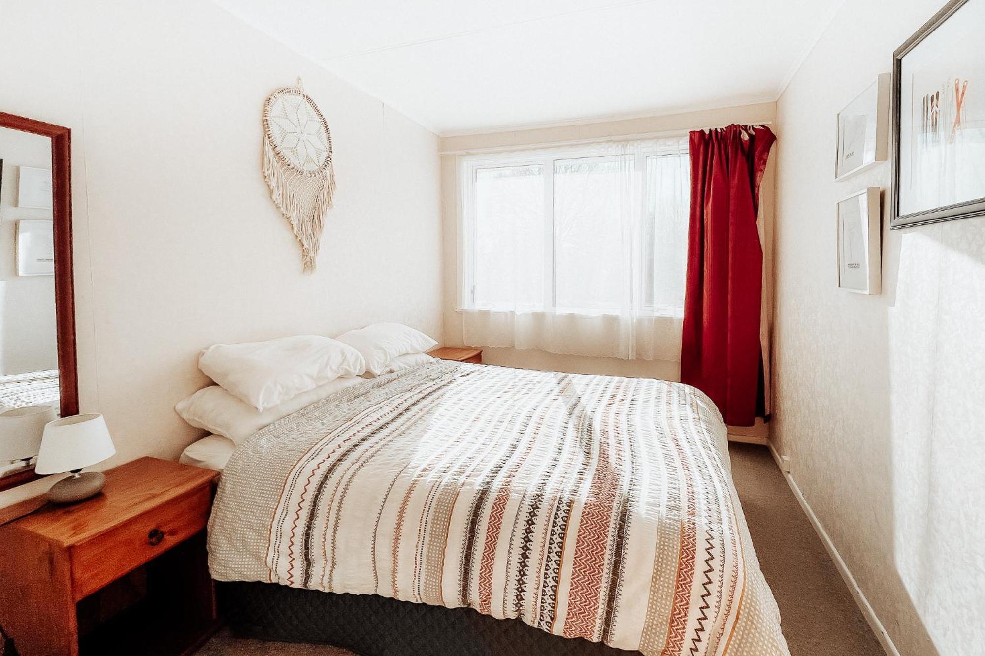 Alpine House Tongariro - Turangi Holiday Home ภายนอก รูปภาพ