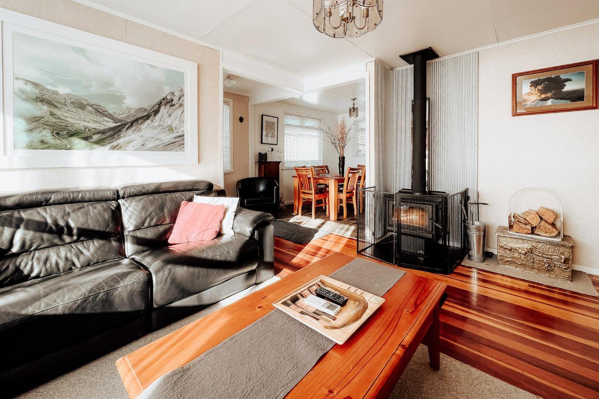 Alpine House Tongariro - Turangi Holiday Home ภายนอก รูปภาพ